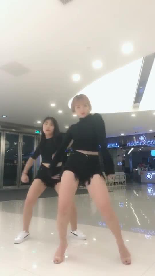 国产舞视频,展现民族风韵，舞动青春风采